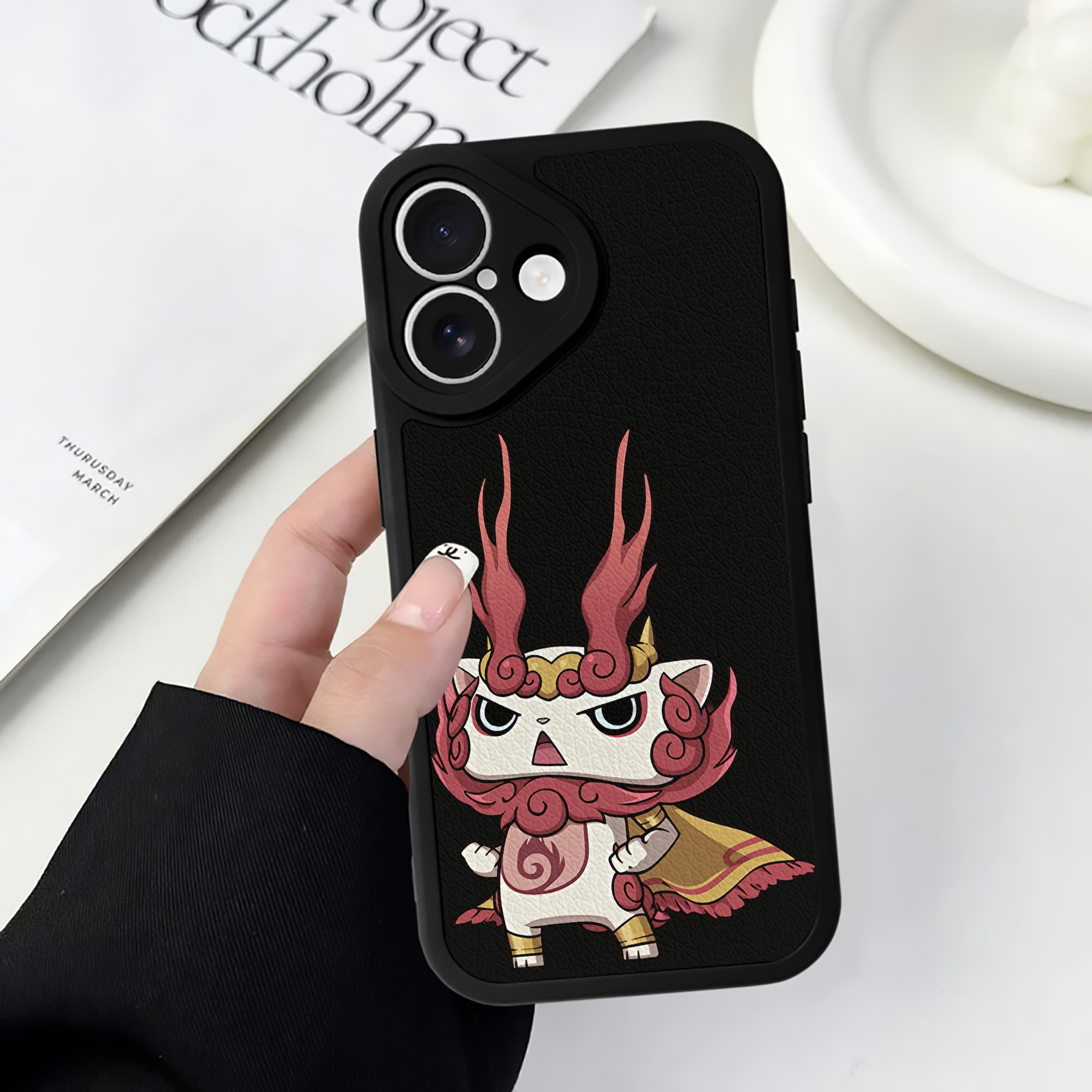 （画像用） 妖怪ウォッチ Yo-kai Watch 【iPhone 16シリーズ対応】シリコンスマホケース（レザー調） 材質：シリコン
